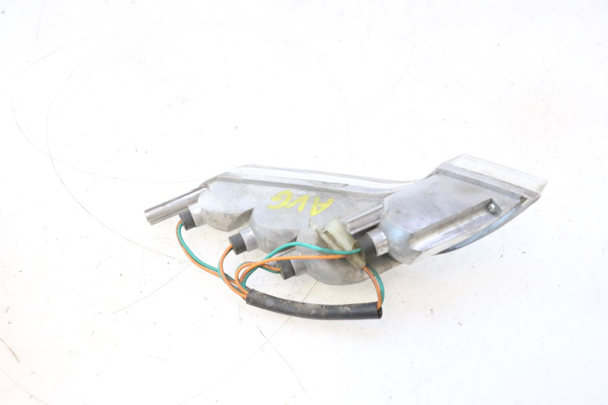 photo de CLIGNOTANT AVANT GAUCHE PEUGEOT VIVACITY NEW 2T 50 (2008 - 2017) - Points de fixation