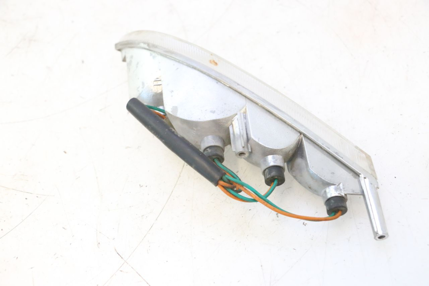 photo de CLIGNOTANT AVANT GAUCHE PEUGEOT VIVACITY NEW 2T 50 (2008 - 2017) - État de surface