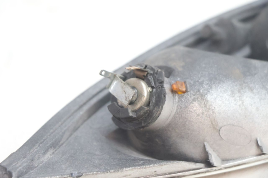 photo de CLIGNOTANT AVANT GAUCHE PEUGEOT VIVACITY 100 (1999 - 2008) - Points de fixation