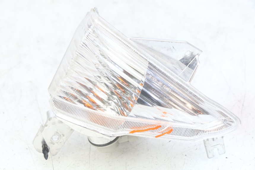 photo de CLIGNOTANT AVANT GAUCHE YAMAHA X-MAX XMAX 125 (2010 - 2014)