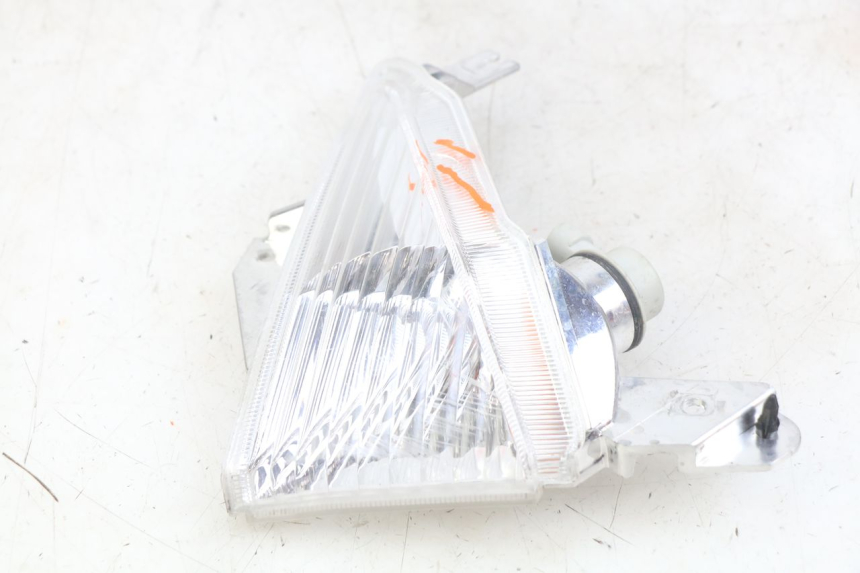 photo de CLIGNOTANT AVANT GAUCHE YAMAHA X-MAX XMAX 125 (2010 - 2014)