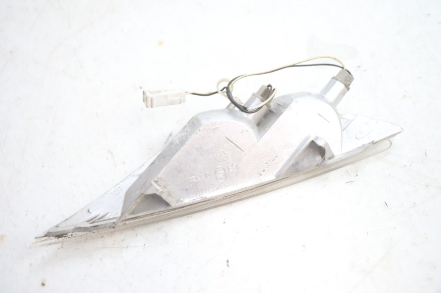 photo de CLIGNOTANT AVANT GAUCHE PIAGGIO X8 STREET 125 (2006 - 2007) - Vue d’ensemble