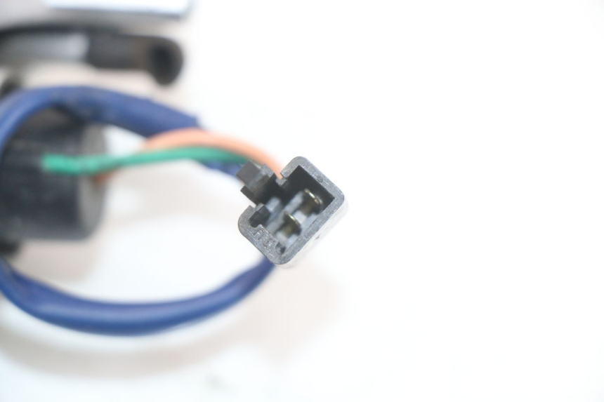 photo de Front left turn signal KYMCO XCITING 250 (2006 - 2009) - Autre angle de vue