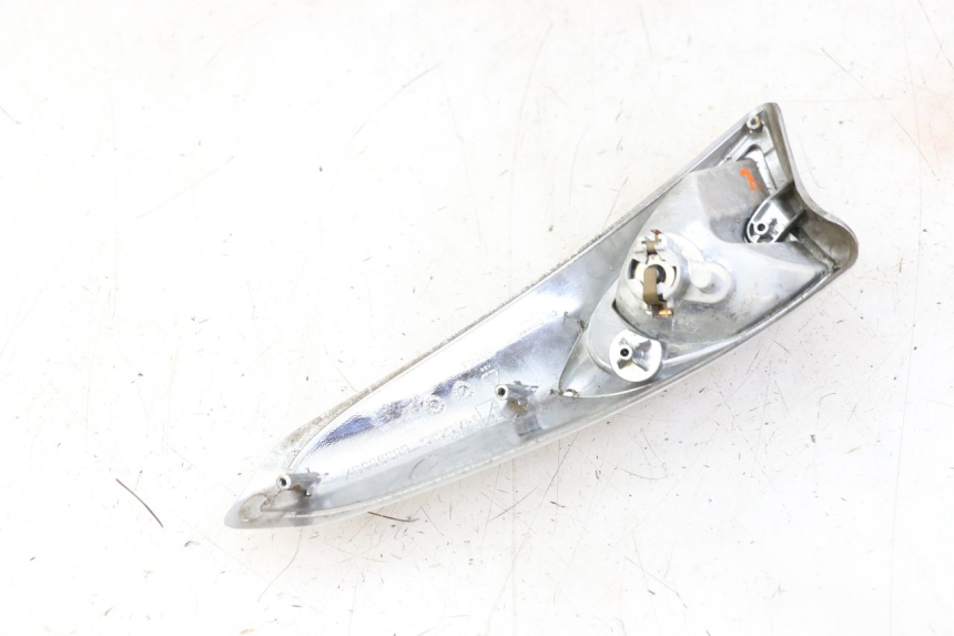 photo de CLIGNOTANT AVANT GAUCHE PIAGGIO XEVO - X EVO 125 (2007 - 2016) - Gros plan technique