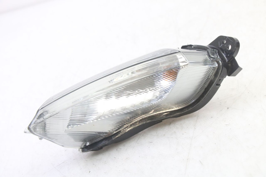 photo de CLIGNOTANT AVANT GAUCHE YAMAHA XMAX X-MAX 125 (2021 - 2025)