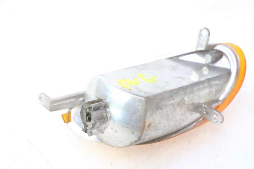 photo de CLIGNOTANT AVANT GAUCHE YAMAHA YP MAJESTY 125 (1998 - 2001) - État de surface