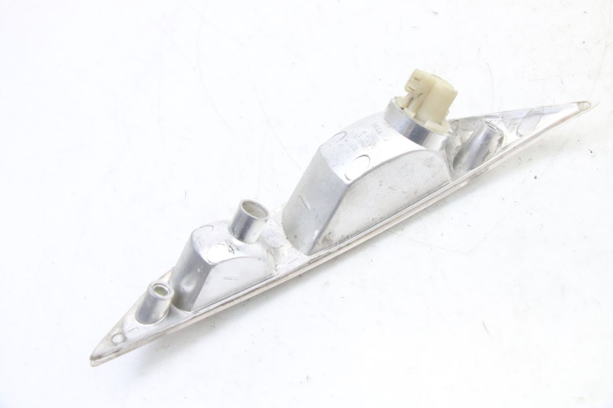 photo de CLIGNOTANT AVANT GAUCHE PIAGGIO ZIP 4T 50 (2018 - 2020) - Gros plan technique