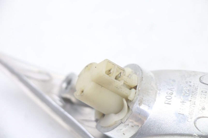 photo de CLIGNOTANT AVANT GAUCHE PIAGGIO ZIP 4T 50 (2018 - 2020) - Points de fixation