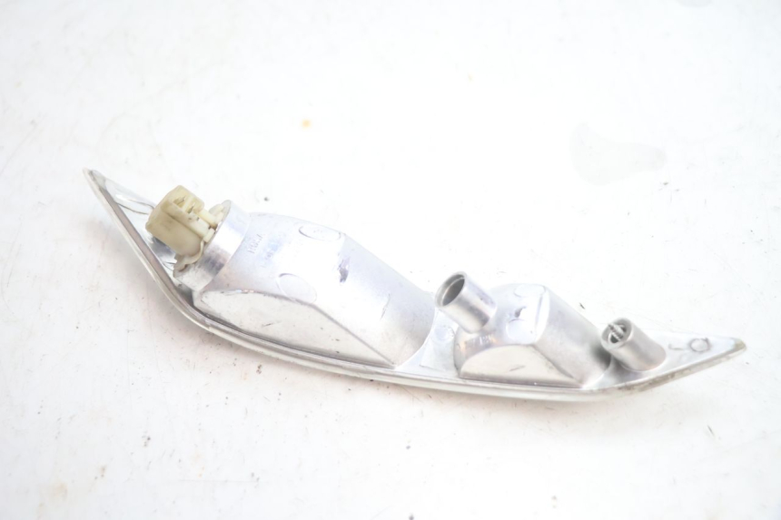 photo de CLIGNOTANT AVANT GAUCHE PIAGGIO ZIP 4T 50 (2018 - 2020) - Points de fixation