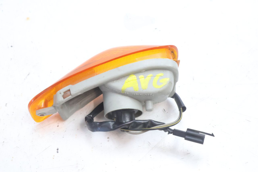 photo de CLIGNOTANT AVANT GAUCHE KAWASAKI ZZR 600 (1995 - 2004) - Autre angle de vue