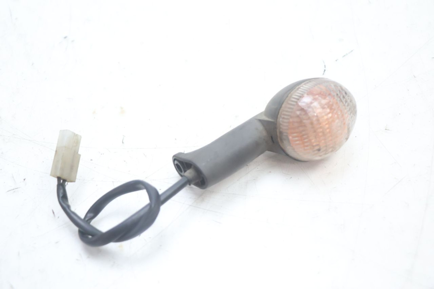 photo de CLIGNOTANT AVANT PEUGEOT LUDIX 50 (2005 - 2007) - Autre angle de vue