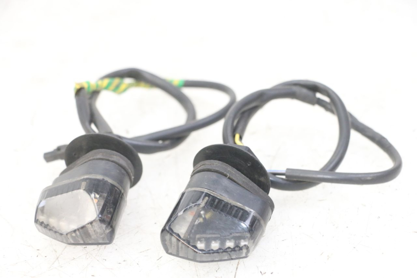 photo de CLIGNOTANT AVANT PIAGGIO MP3 LT 300 (2010 - 2016)