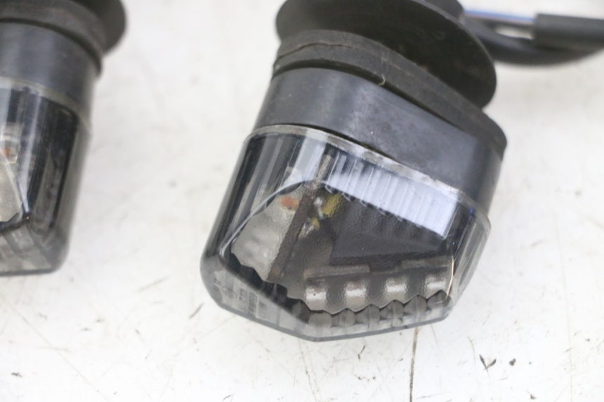 photo de CLIGNOTANT AVANT PIAGGIO MP3 LT 300 (2010 - 2016)