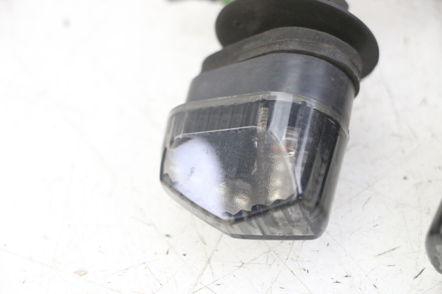 photo de CLIGNOTANT AVANT PIAGGIO MP3 LT 300 (2010 - 2016)