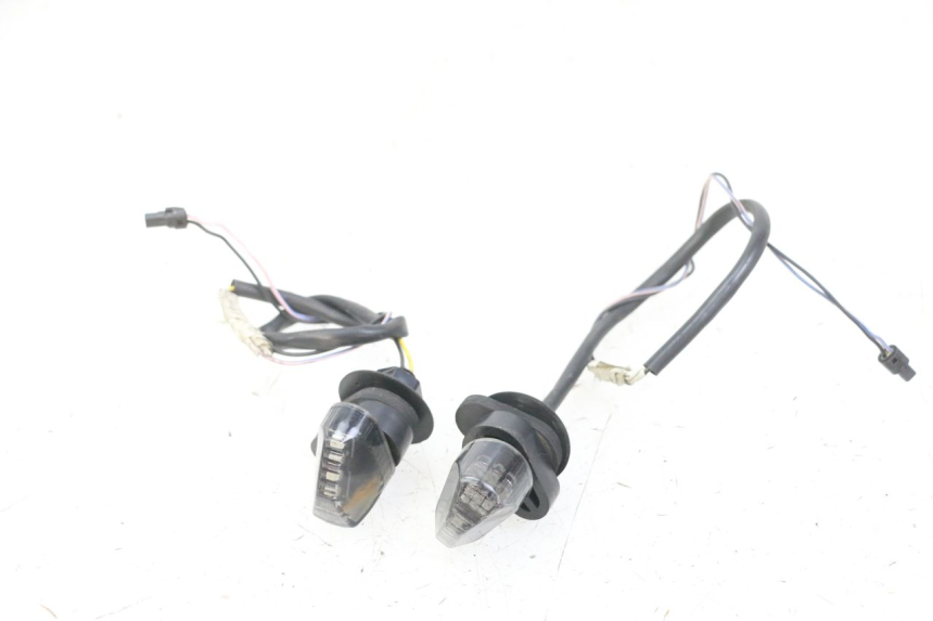 photo de CLIGNOTANT AVANT PIAGGIO MP3 500 (2011 - 2015)