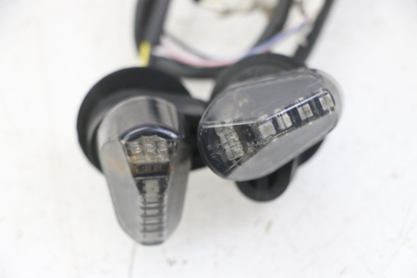 photo de CLIGNOTANT AVANT PIAGGIO MP3 500 (2011 - 2015)