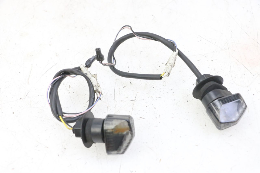 photo de CLIGNOTANT AVANT PIAGGIO MP3 500 (2011 - 2015)