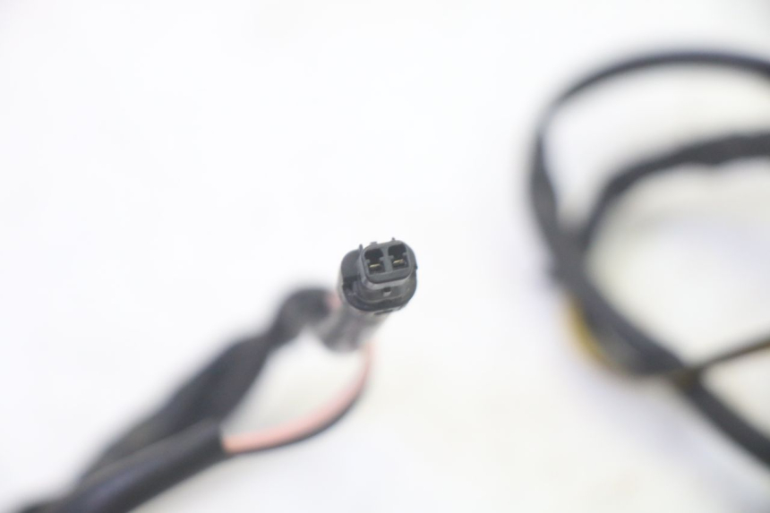 photo de CLIGNOTANT AVANT PIAGGIO MP3 RL 250 (2007 - 2010) - État de surface