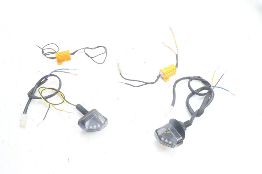photo de CLIGNOTANT AVANT PIAGGIO MP3 500 (2016 - 2018) - Vue principale