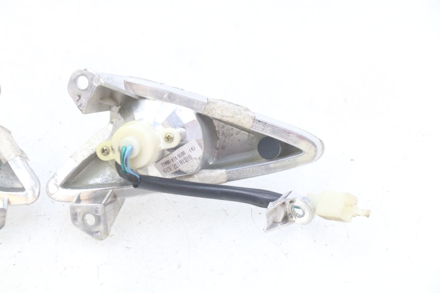 photo de CLIGNOTANT AVANT SYM ORBIT III 3 4T 50 (2018 - 2021)