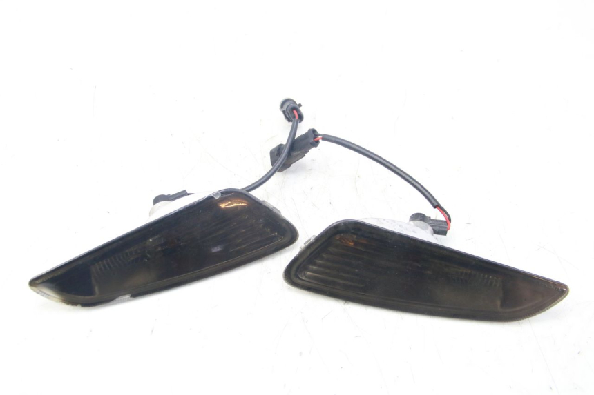 photo de CLIGNOTANT AVANT PIAGGIO VESPA SPRINT 2T 50 (2014 - 2018)