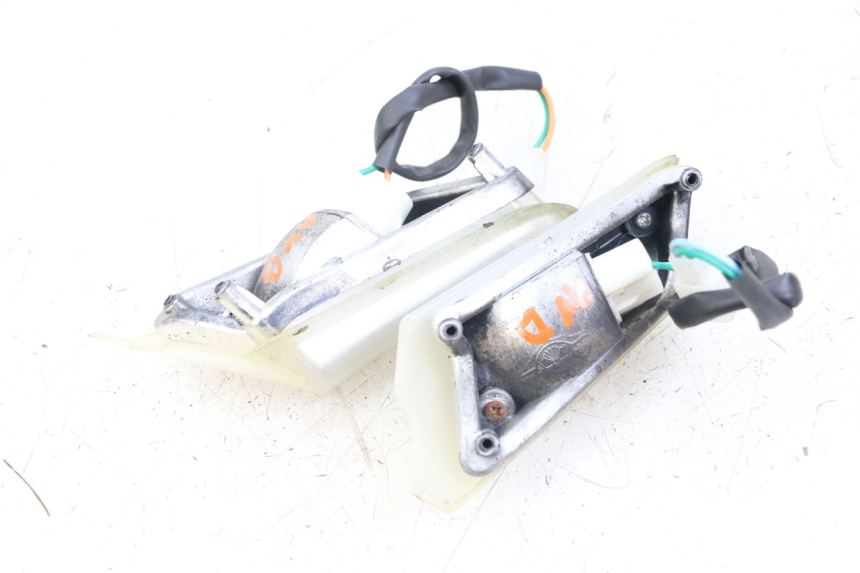 photo de Front turn signal VASTRO STREET X 4T 50 (2016 - 2021) - Zoom état d’usage