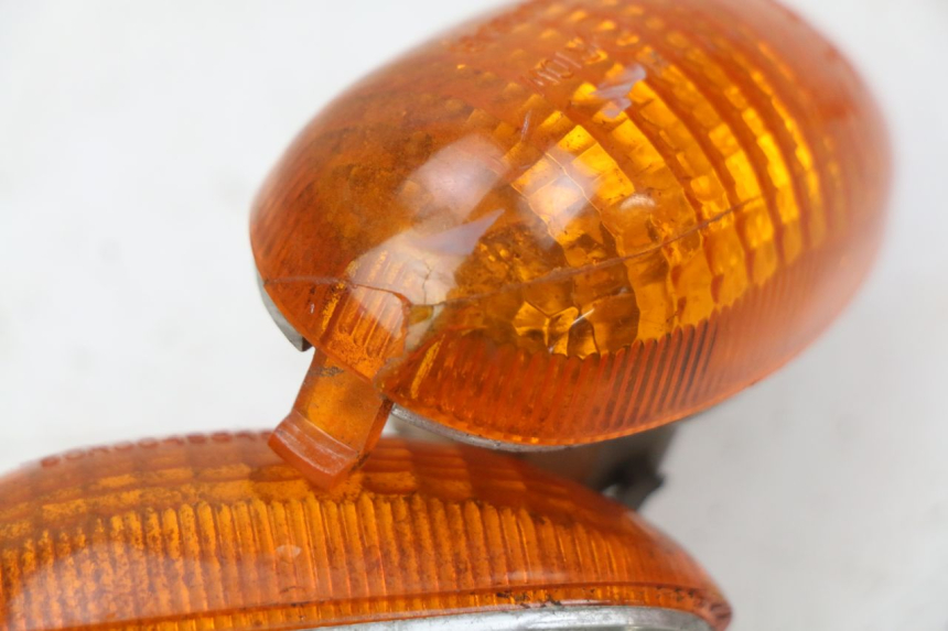 photo de CLIGNOTANT AVANT PIAGGIO TYPHOON 50 (1993 - 1999) - Zoom état d’usage