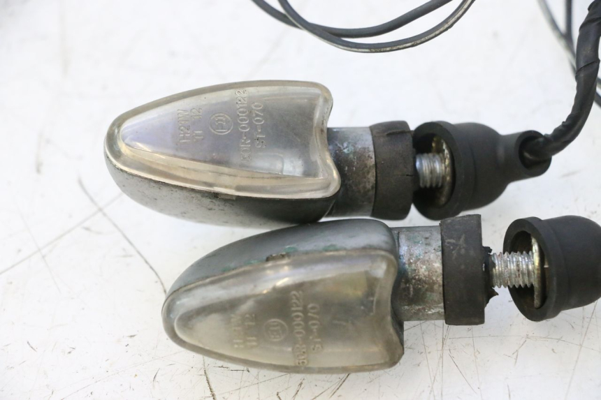 photo de CLIGNOTANT AVANT YAMAHA XJR 1300 (1998 - 2002) - Points de fixation