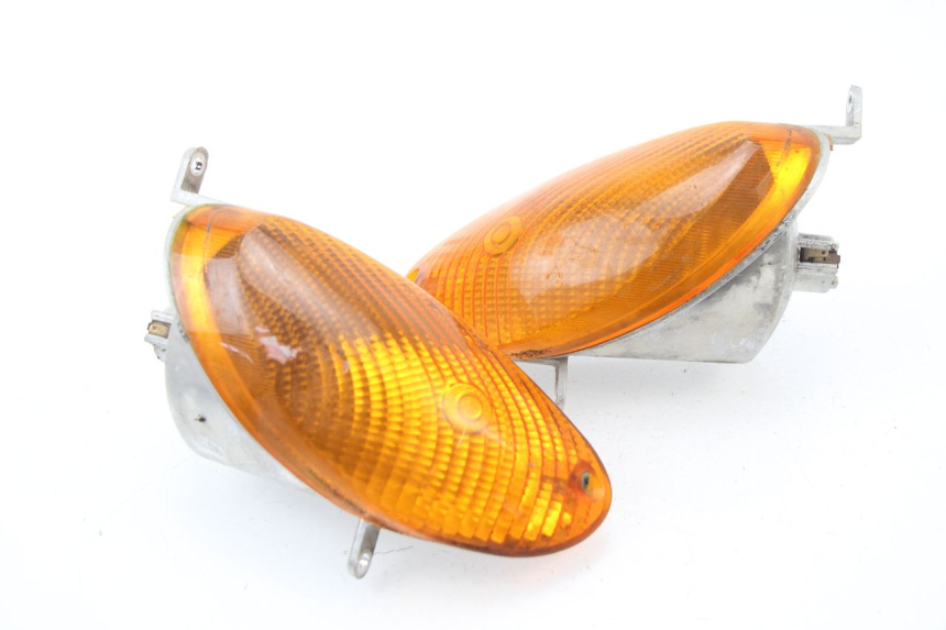 photo de CLIGNOTANT AVANT YAMAHA YP MAJESTY 125 (1998 - 2001) - Points de fixation