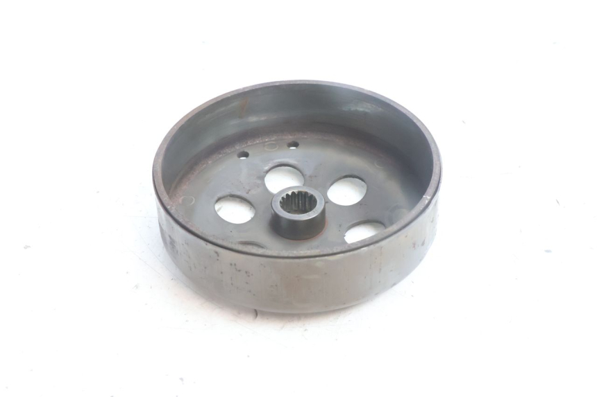 photo de CLOCHE EMBRAYAGE YAMAHA BW'S BWS 125 (2010 - 2013) - Gros plan technique