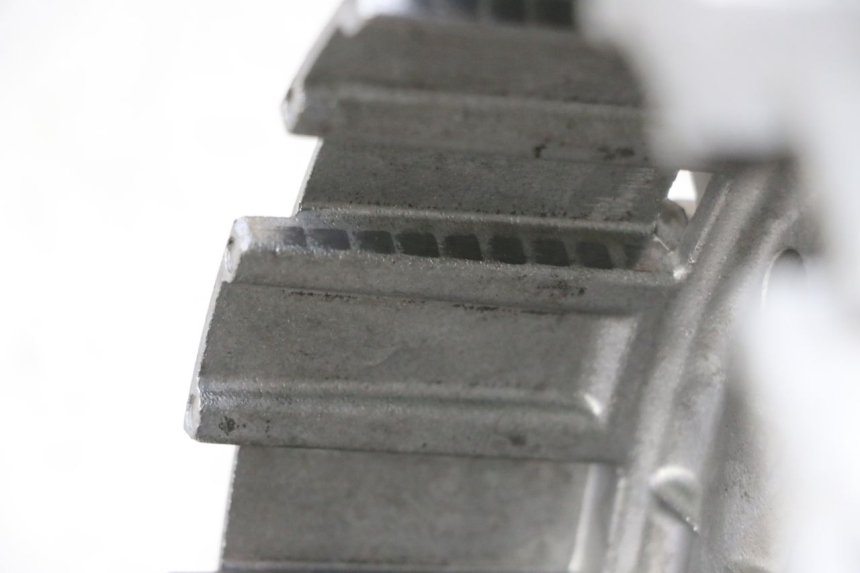 photo de CLOCHE EMBRAYAGE YAMAHA FJR ABS 1300 (2006 - 2012) - Gros plan technique