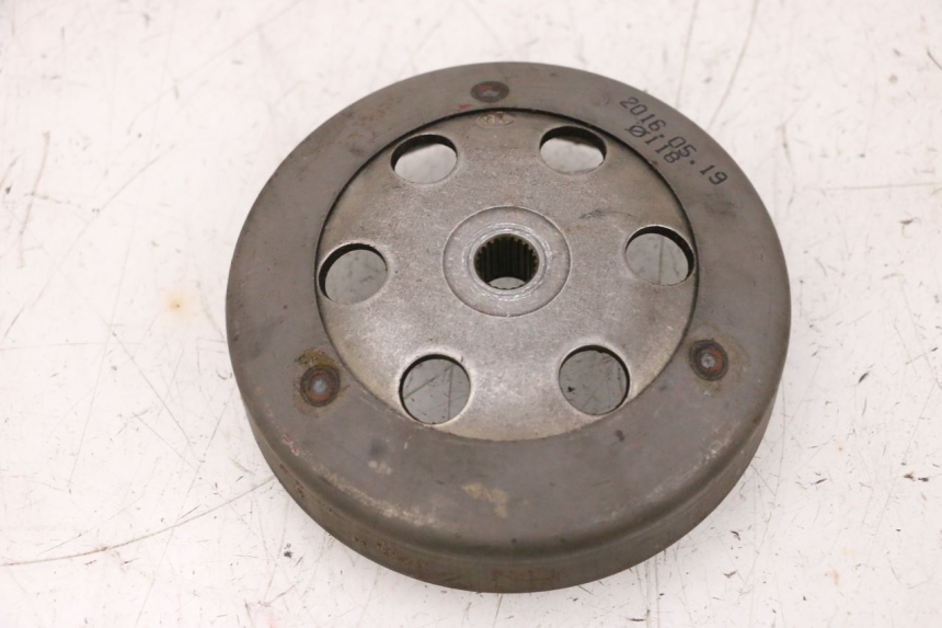 photo de CLOCHE EMBRAYAGE PEUGEOT KISBEE 4T 50 (2010 - 2017) - Gros plan technique