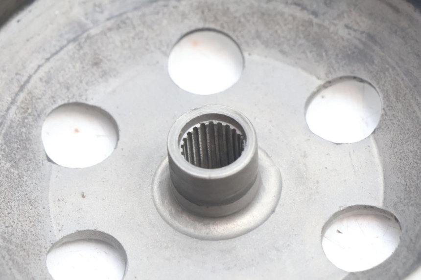 photo de CLOCHE EMBRAYAGE TNT MOTOR ROMA 10' 4T 50 (2007 - 2018) - Gros plan technique