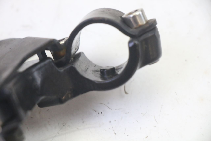 photo de COCOTTE FREIN GAUCHE SYM CROX 4T 50 (2016 - 2023) - Gros plan technique