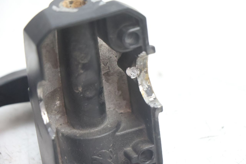 photo de COCOTTE FREIN GAUCHE PEUGEOT STREETZONE NAKED 2T 50 (2014 - 2018) - Autre angle de vue