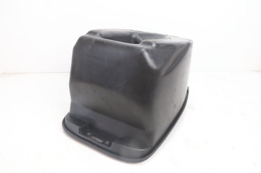 photo de COFFRE SELLE KYMCO AGILITY 4T 50 (2005 - 2018) - Gros plan technique