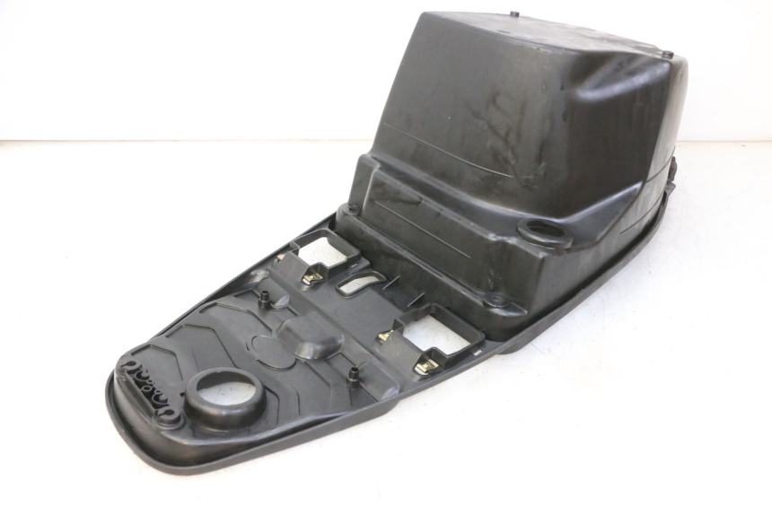 photo de COFFRE SELLE KYMCO AGILITY NAKED RENOUVO 2T 50 (2011 - 2018)