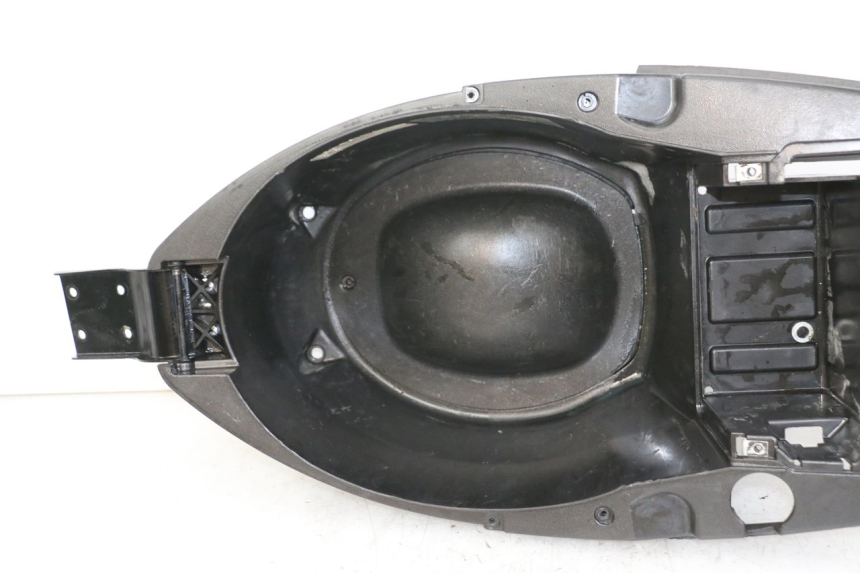 photo de COFFRE SELLE APRILIA SR MOTARD 50 (2012 - 2018)