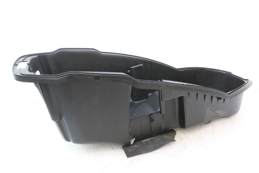 photo de COFFRE SELLE PEUGEOT CITYSTAR 2T 50 (2018 - 2021) - Gros plan technique