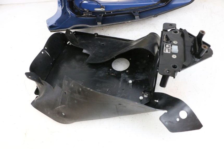 photo de COFFRE SELLE YAMAHA FJR ABS 1300 (2006 - 2012) - Détail de la pièce