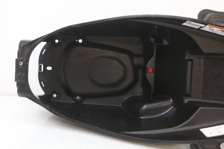 photo de COFFRE SELLE HONDA PCX (JF28) 125 (2009 - 2011)