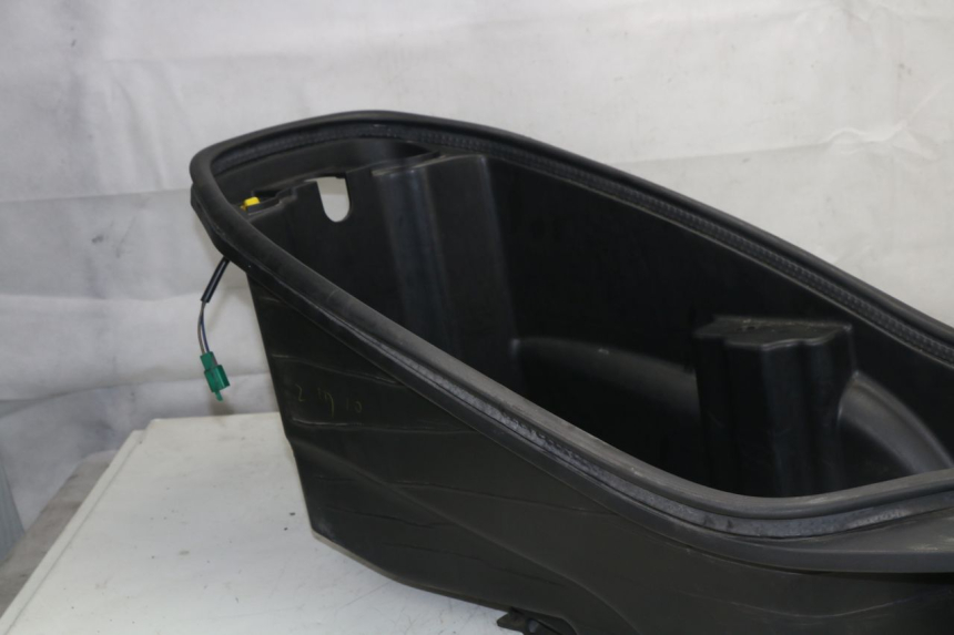 photo de COFFRE SELLE SYM JOYRIDE EVO 125 (2009 - 2016)
