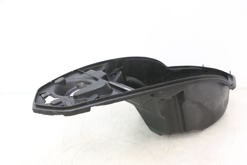 photo de COFFRE SELLE PEUGEOT KISBEE 4T 50 (2023 - 2026) - Détails caractéristiques