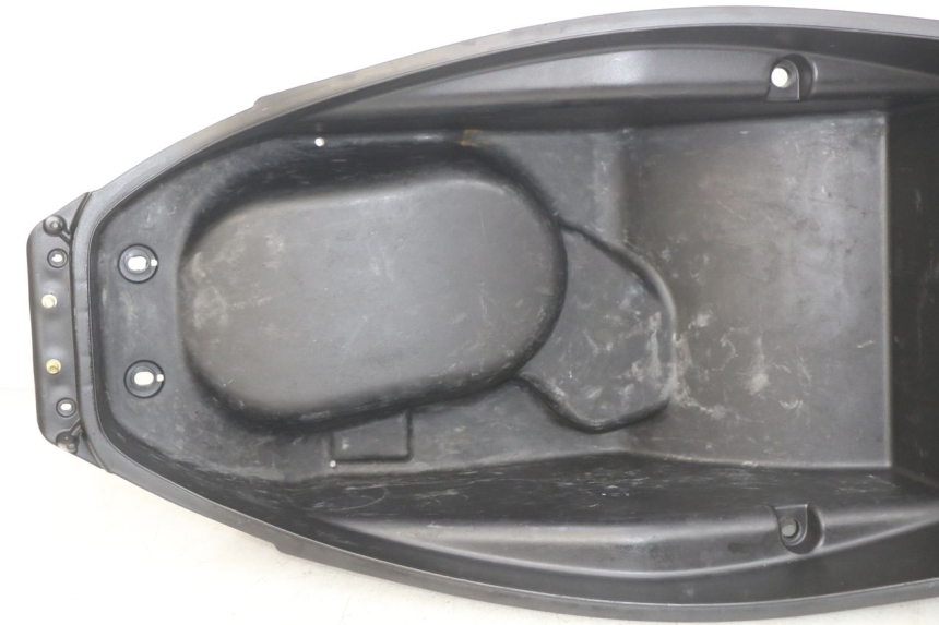 photo de COFFRE SELLE KYMCO AGILITY 16+ 4T 50 (2018 - 2023)