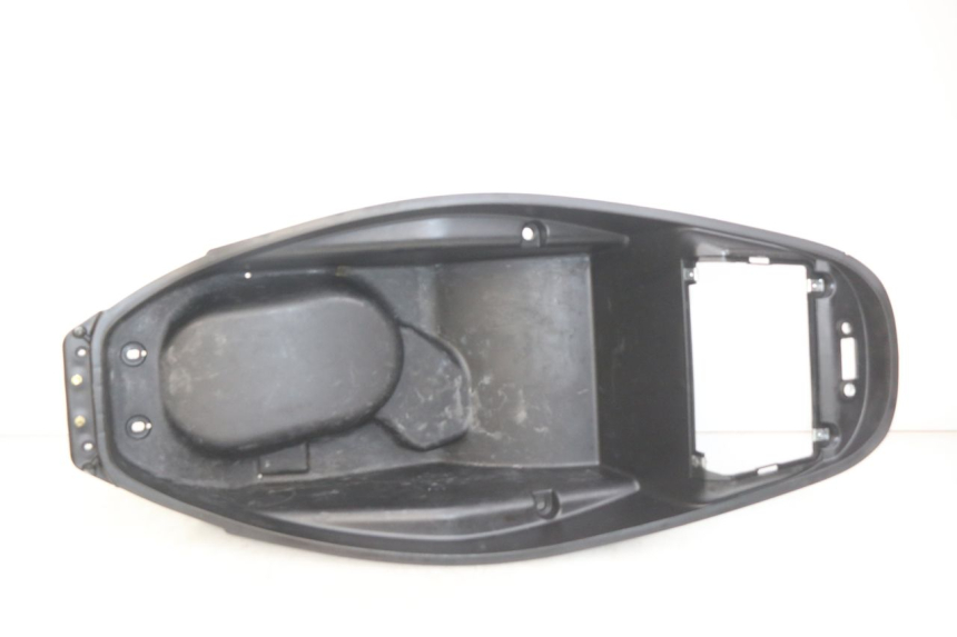 photo de COFFRE SELLE KYMCO AGILITY 16+ 4T 50 (2018 - 2023)