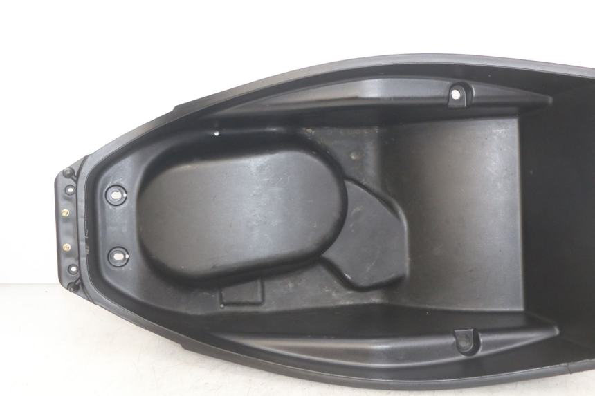 photo de COFFRE SELLE KYMCO AGILITY 16+ 4T 50 (2018 - 2023)