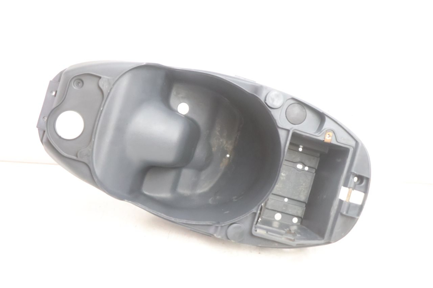 photo de COFFRE SELLE PIAGGIO LIBERTY 125 (1998 - 2008) - Vue principale