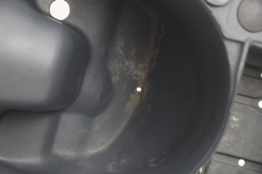 photo de COFFRE SELLE PIAGGIO LIBERTY 125 (1998 - 2008) - Détail de la pièce