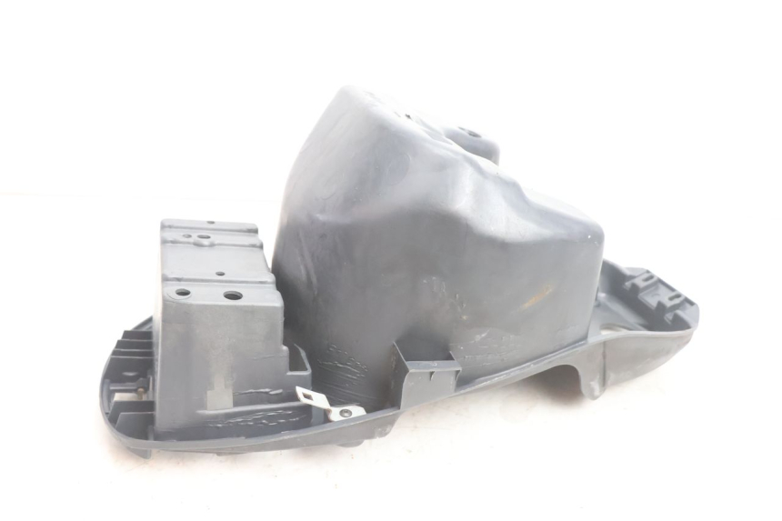 photo de COFFRE SELLE PIAGGIO LIBERTY 125 (1998 - 2008) - État de surface