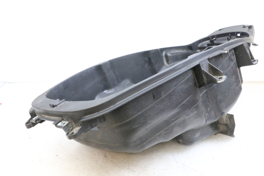 photo de COFFRE SELLE PIAGGIO MP3 HPE 350 (2018 - 2020) - État de surface